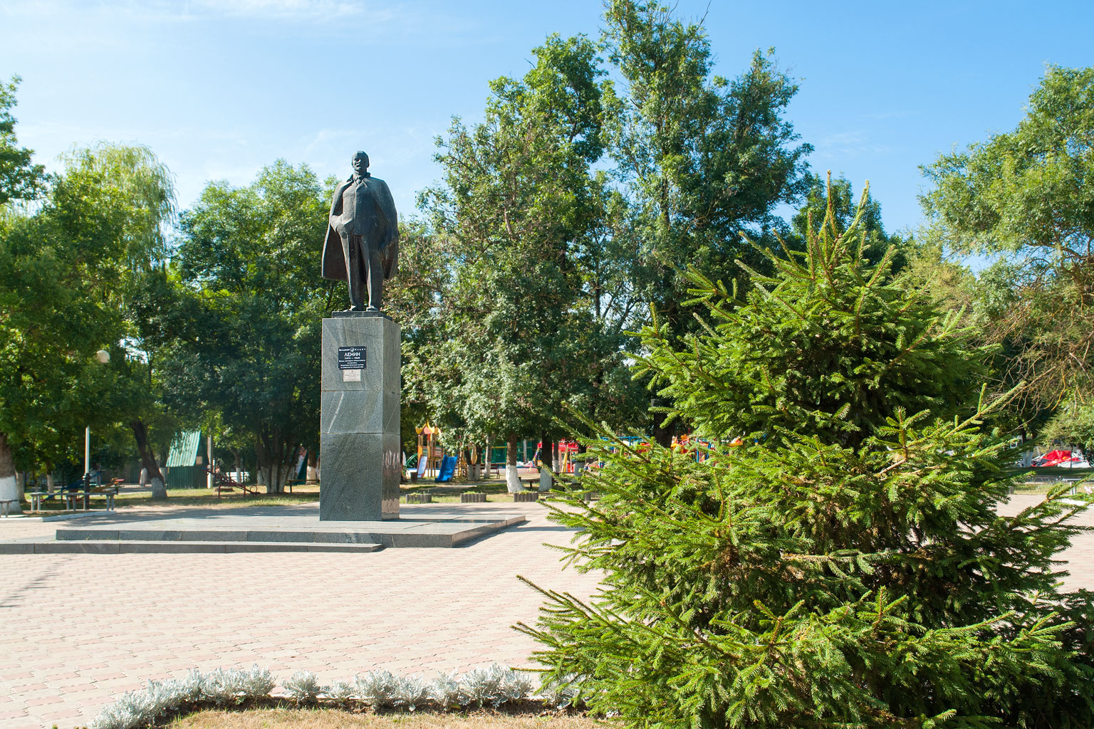 Памятники Абинска